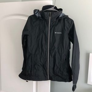 Women’s Columbia rain jacket M
